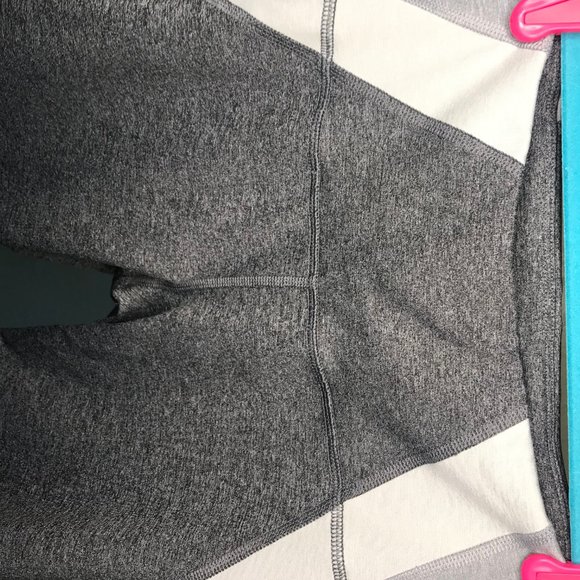Old Navy 7/8 length go dry color block leggings M - Picture 5 of 7